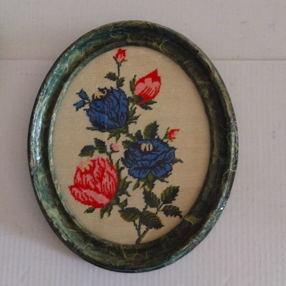 2 Vintage Oval Decoupage Framed Handmade Needlepoint Flowers Floral Artwork Boho - Picture 4 of 9